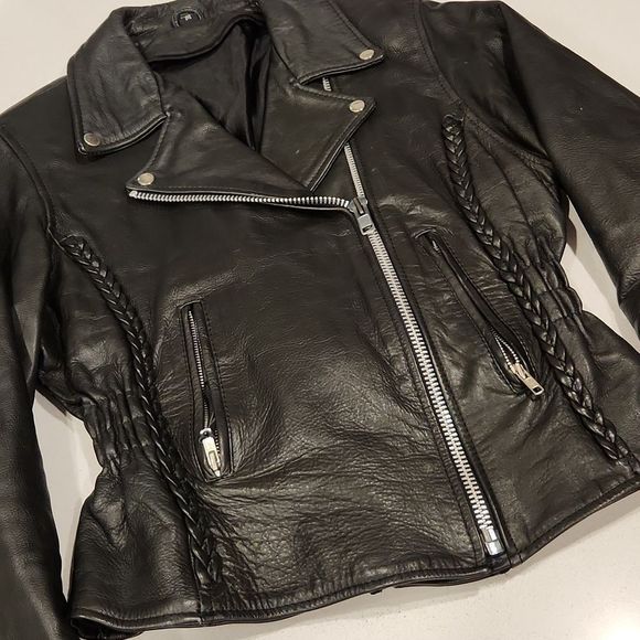 Gorgeous black leather motorcycle jacket size M with braided detail! - Picture 2 of 10